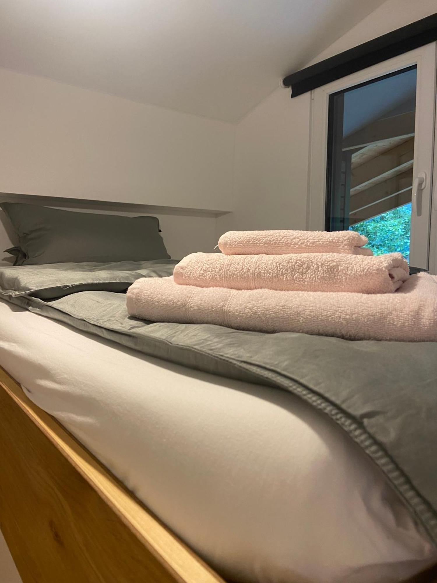 Modernes Tinyhouse Trailer Cabins Am Waldrand - Mit Seezugang Eging Exterior foto