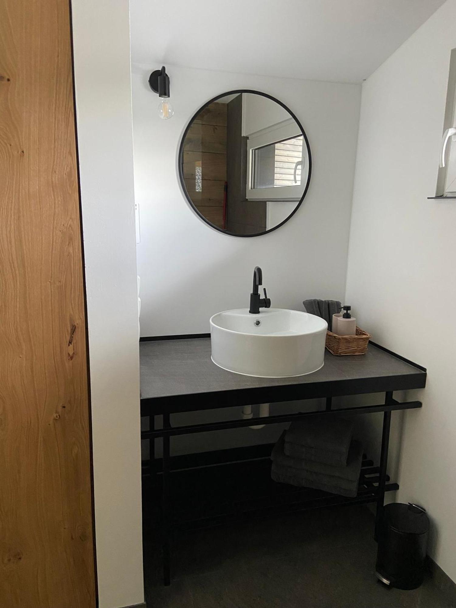 Modernes Tinyhouse Trailer Cabins Am Waldrand - Mit Seezugang Eging Exterior foto